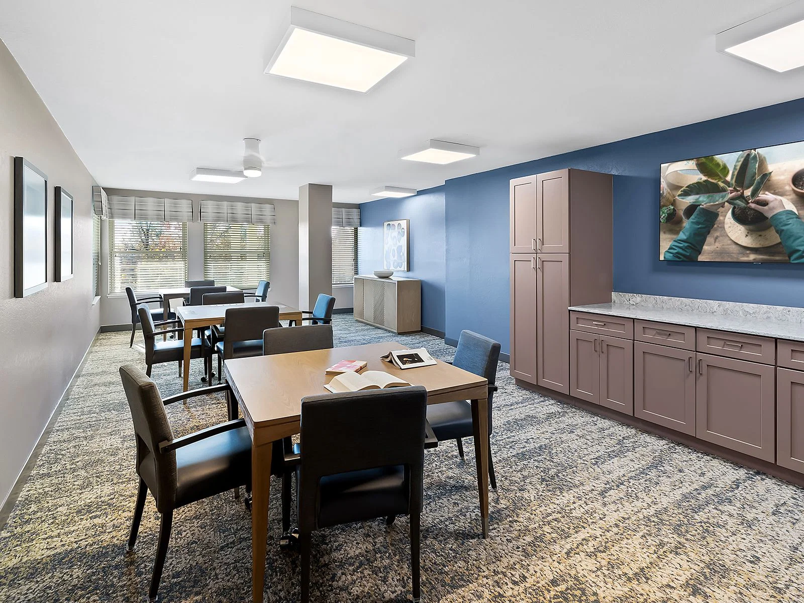 HOLIDAY ANDOVER PLACE