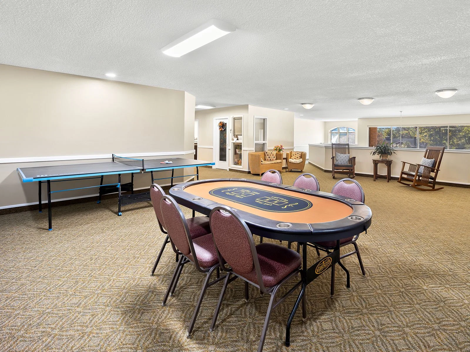HOLIDAY FORSYTH COURT