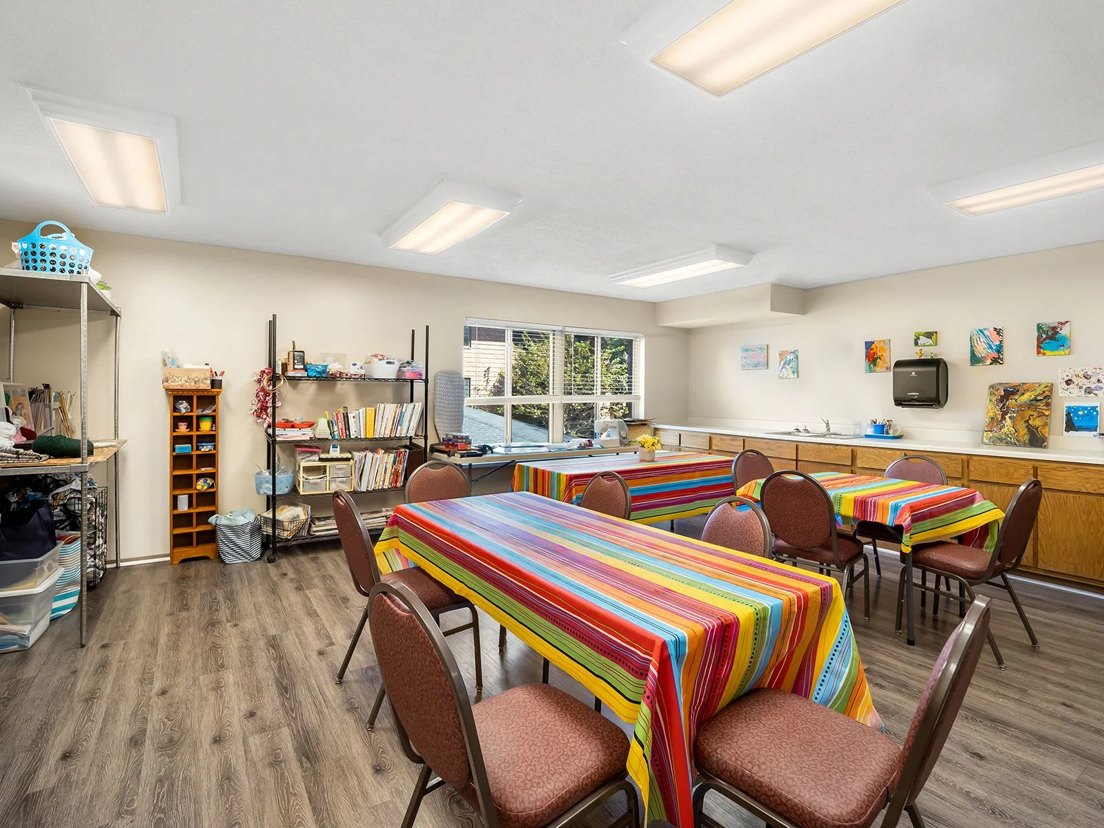 HOLIDAY FORSYTH COURT