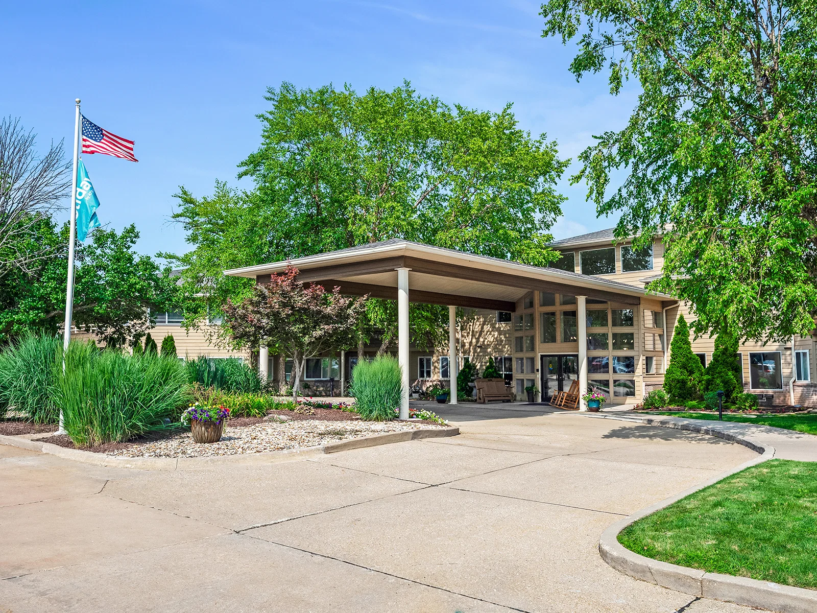 Holiday Palmer Hills - Independent Living photo