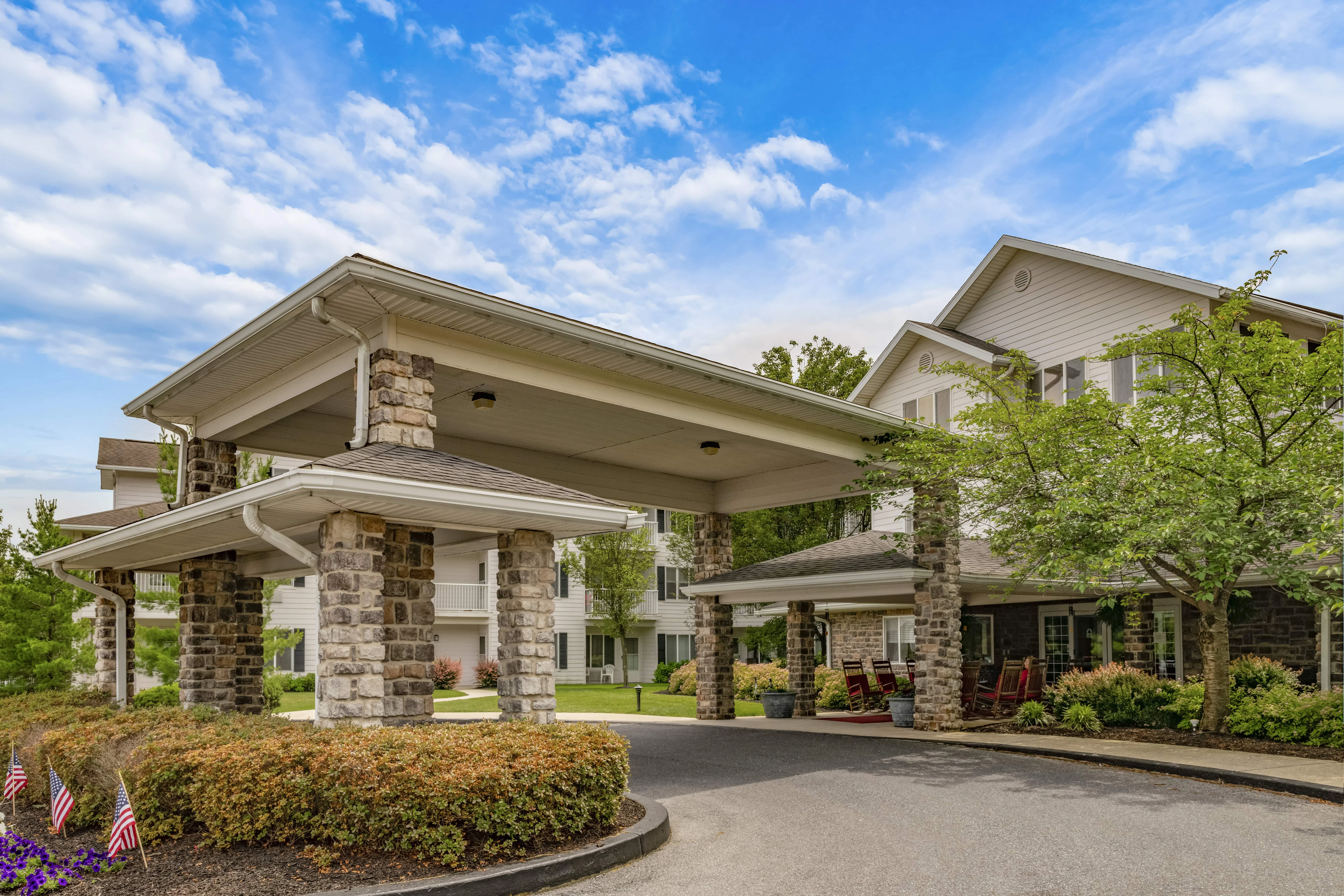 HOLIDAY THE MANOR AT OAKRIDGE