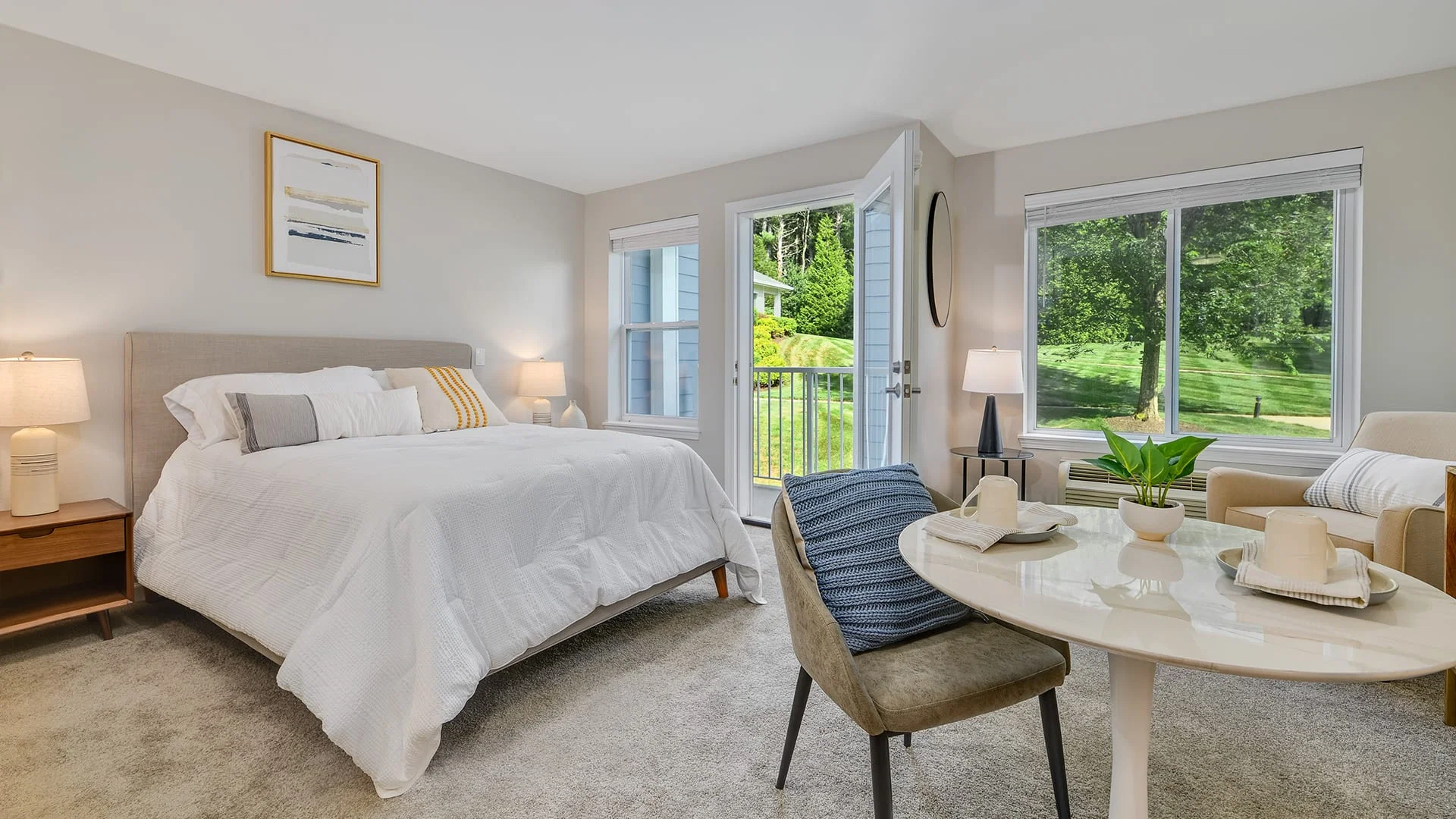 Holiday Maple Suites