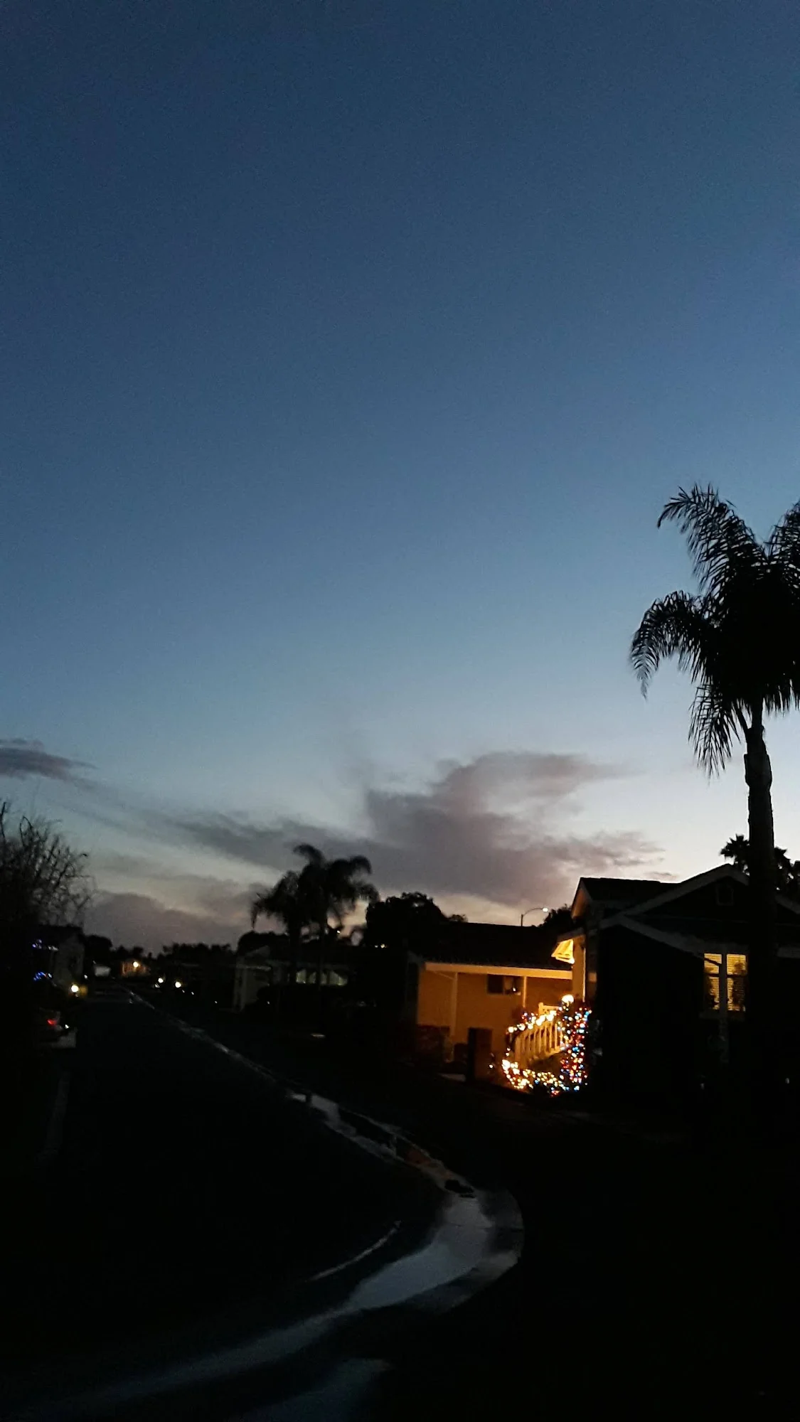 HUNTINGTON HARBOUR VILLAGE