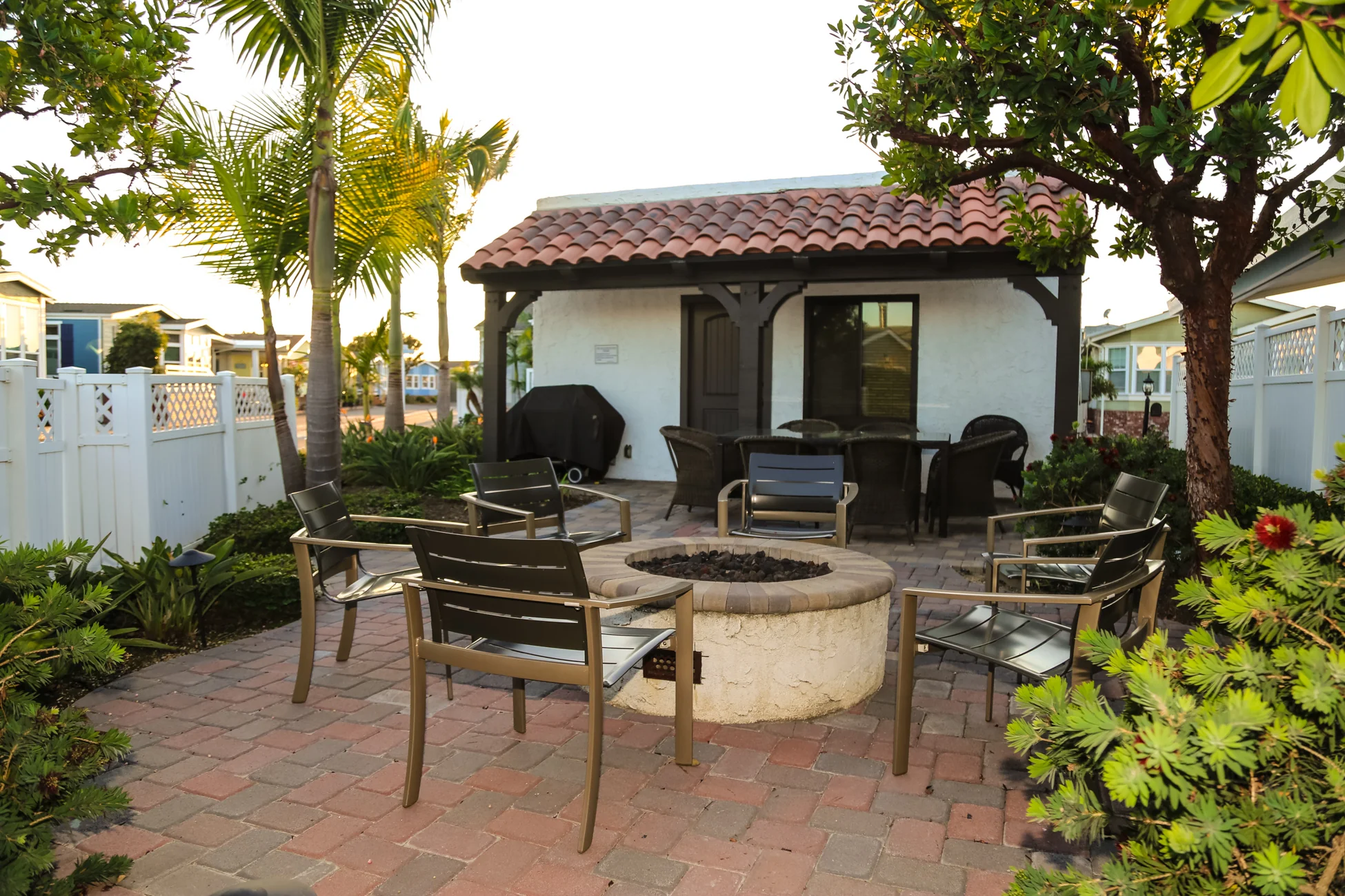 HUNTINGTON HARBOUR VILLAGE