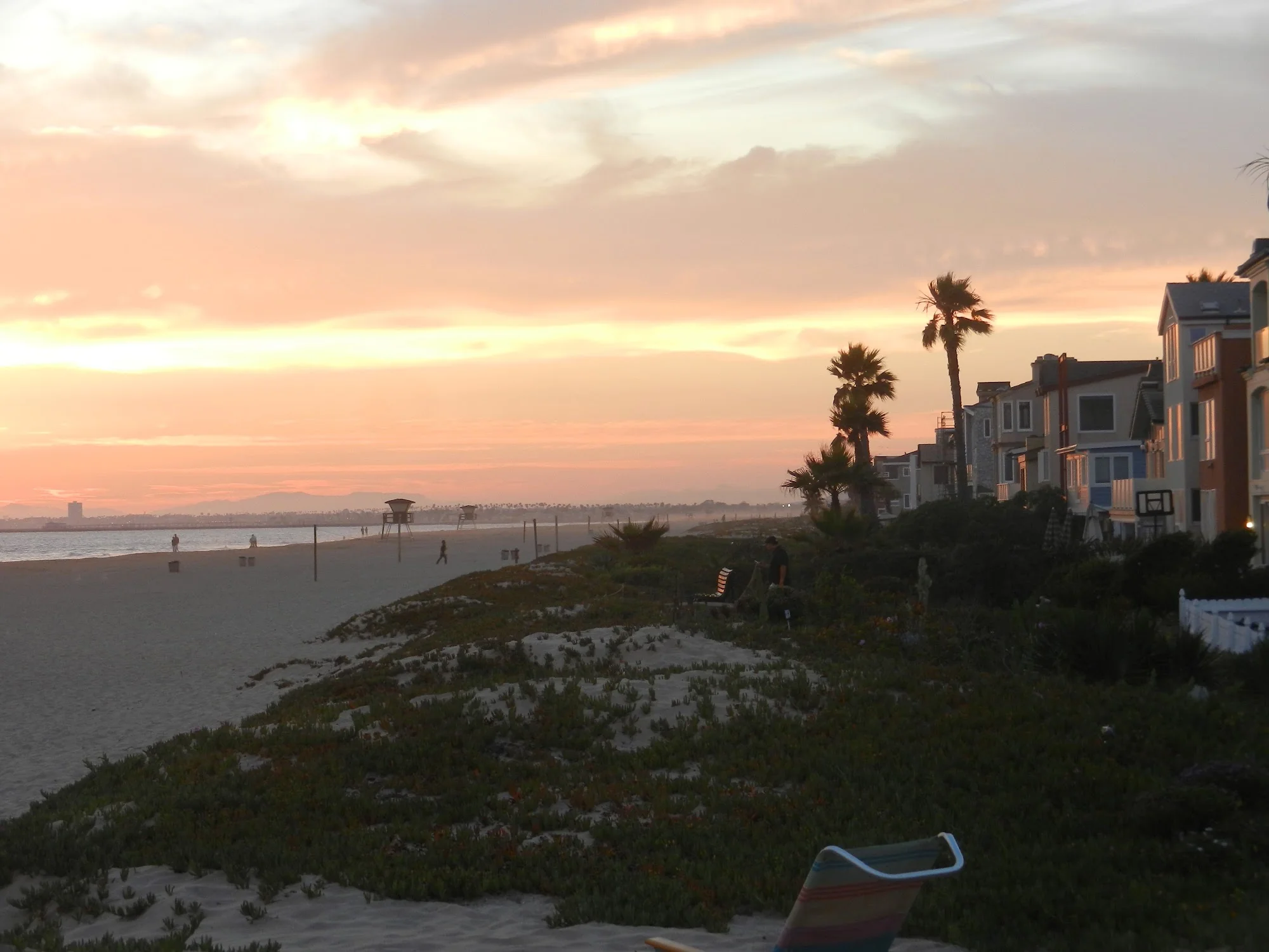 HUNTINGTON HARBOUR VILLAGE