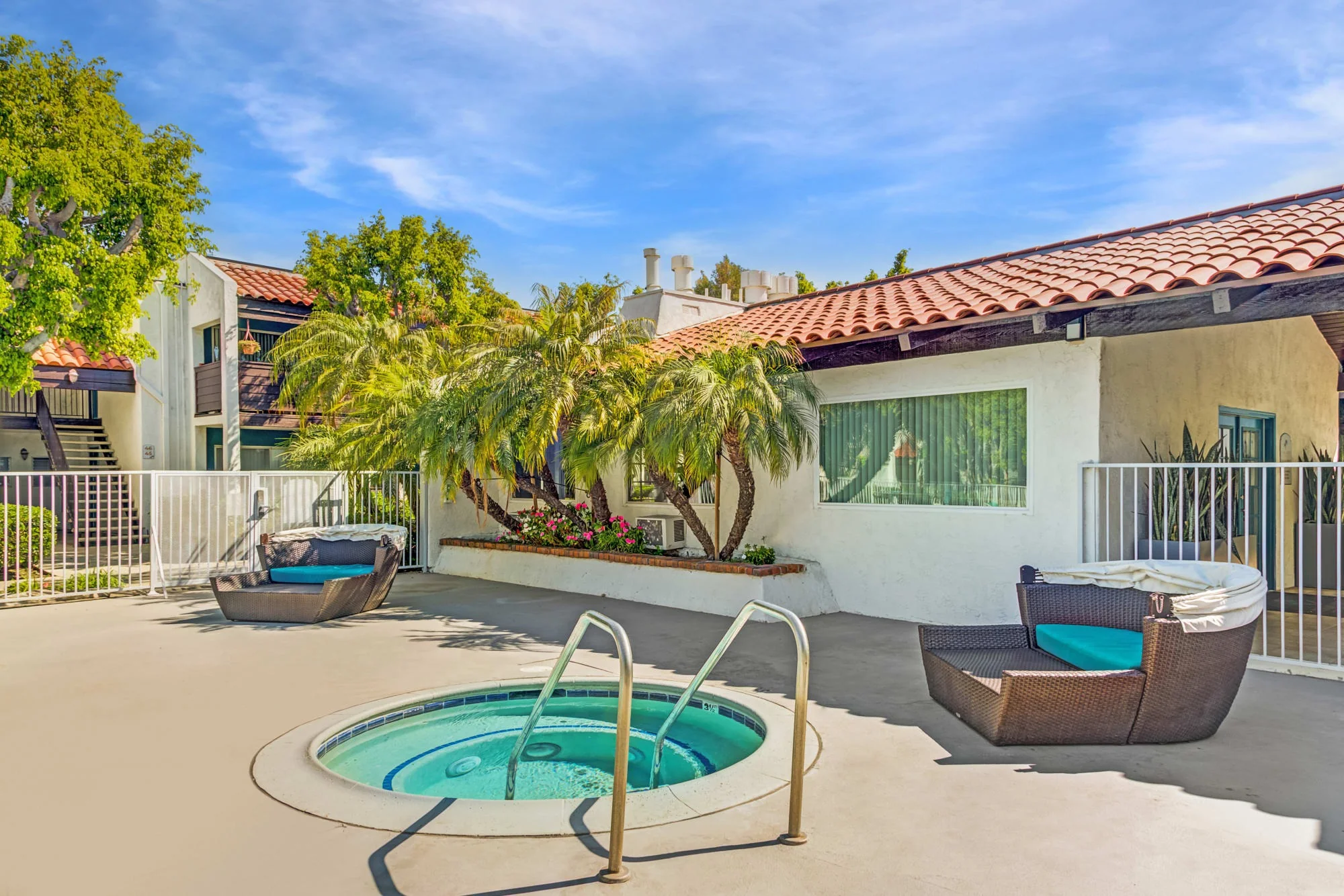 KENDALLWOOD APARTMENTS
