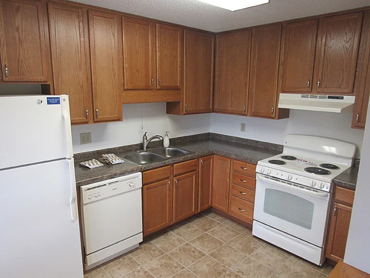 KNOLLWOOD PLACE APARTMENTS