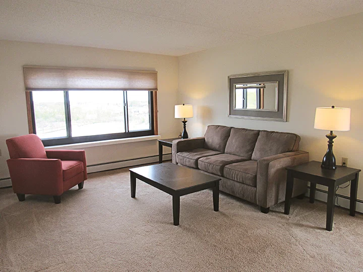 KNOLLWOOD PLACE APARTMENTS