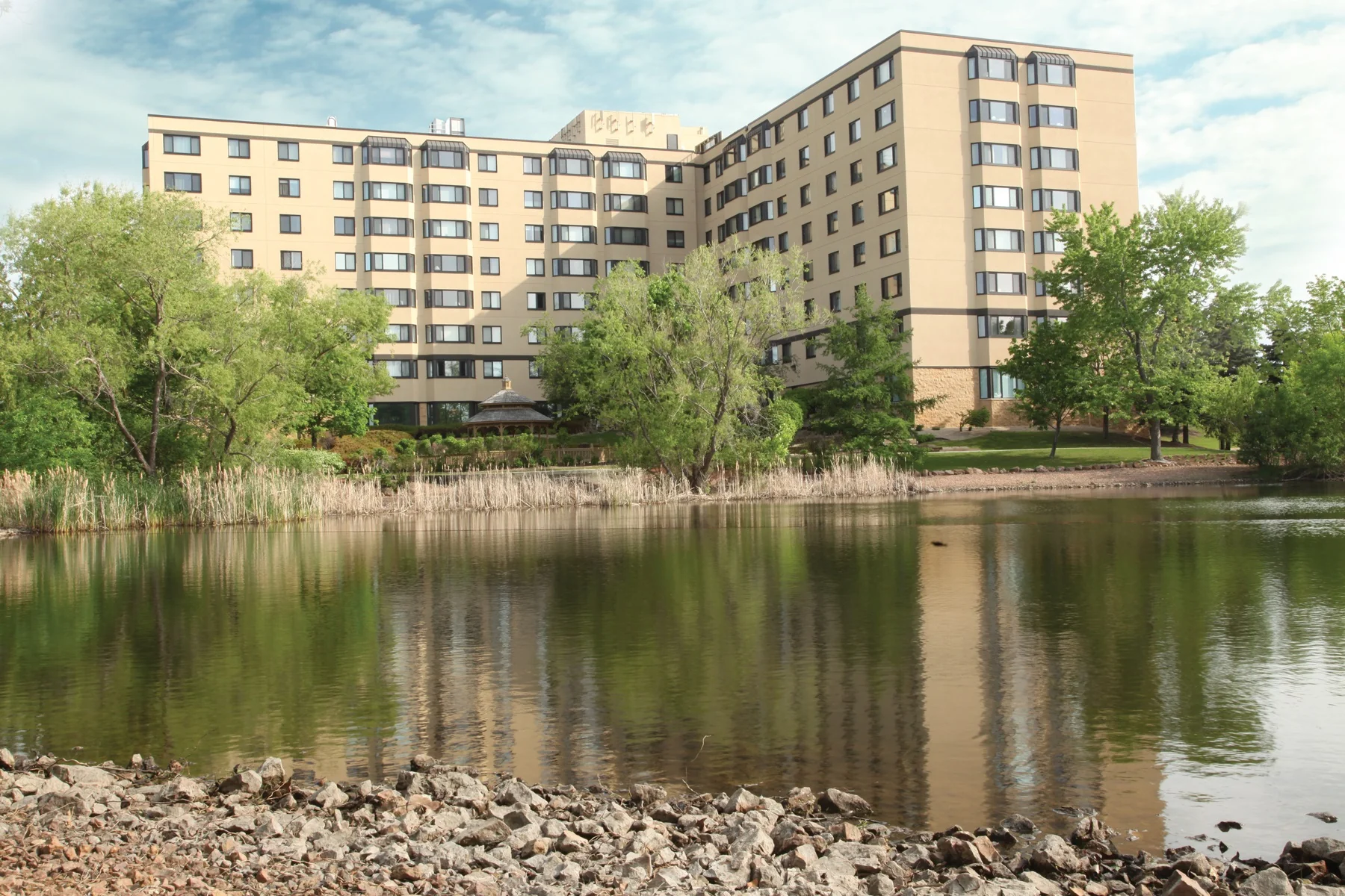Knollwood Place Apartments Independent Living