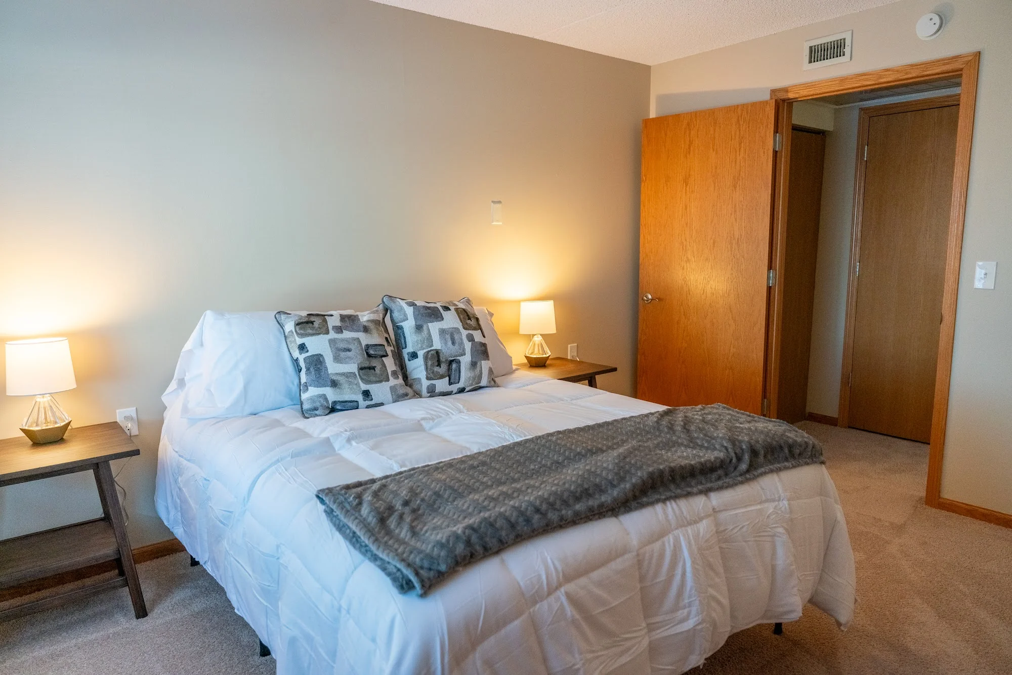 Knollwood Place Apartments Independent Living