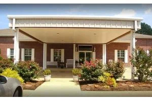 LAKESIDE SENIOR LIVING COMMUNITY