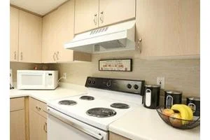 LAKESIDE VILLAGE APARTMENTS