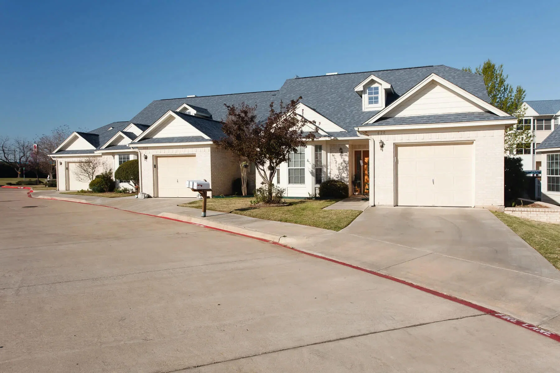 LAKESTONE TERRACE