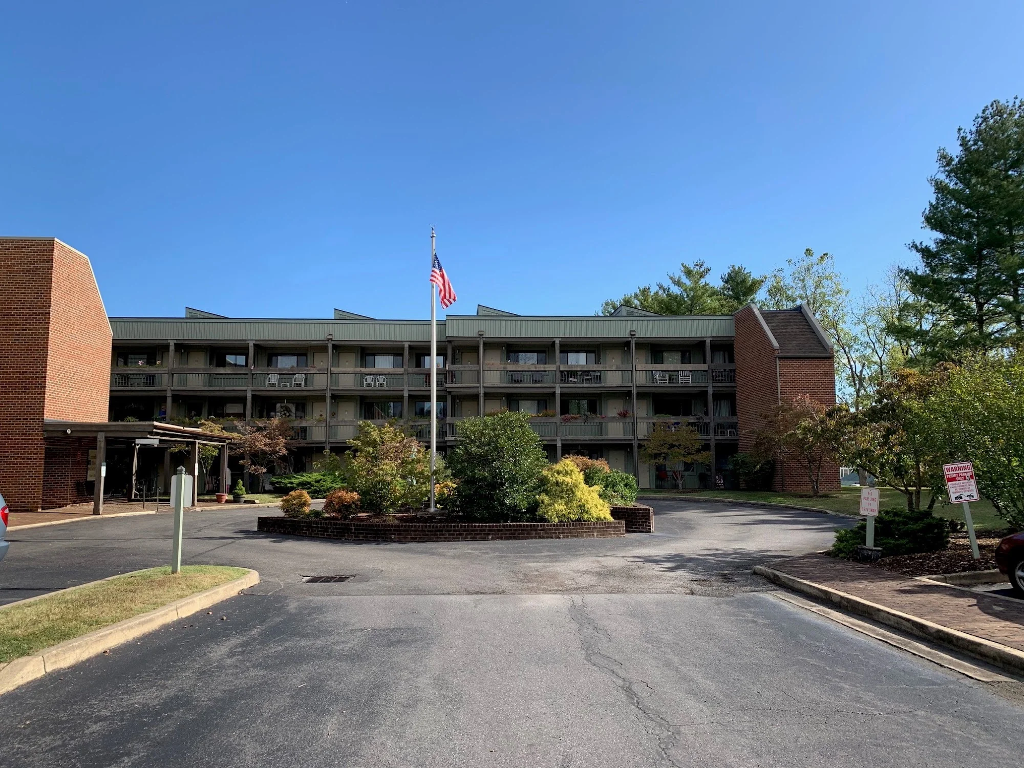 Lexington House Apartments