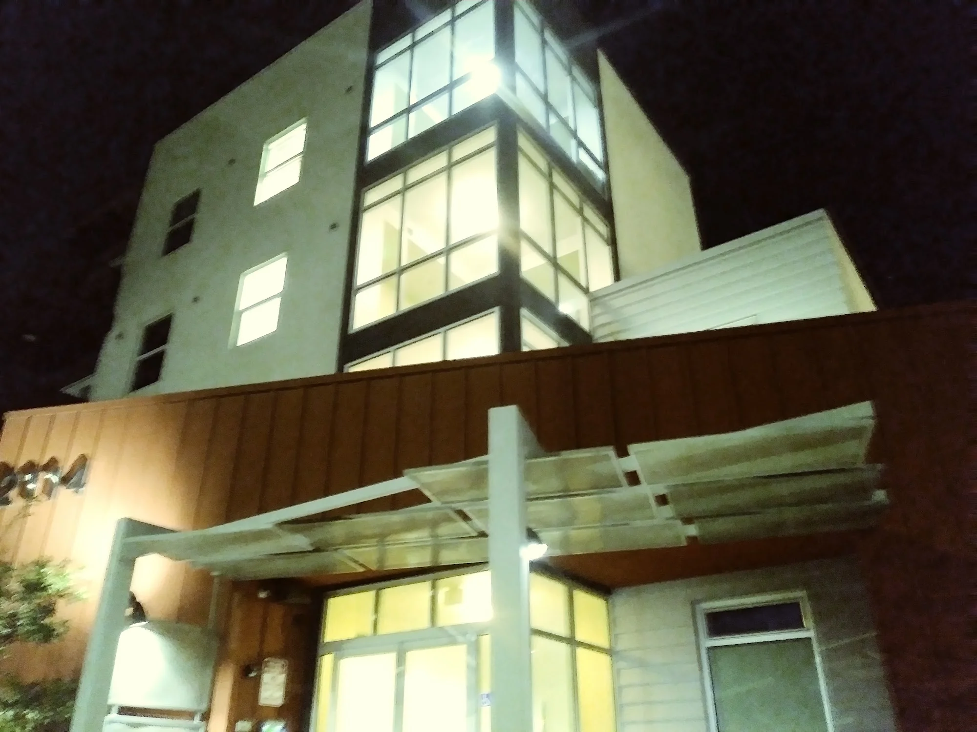 LONG BEACH & 21ST APARTMENTS