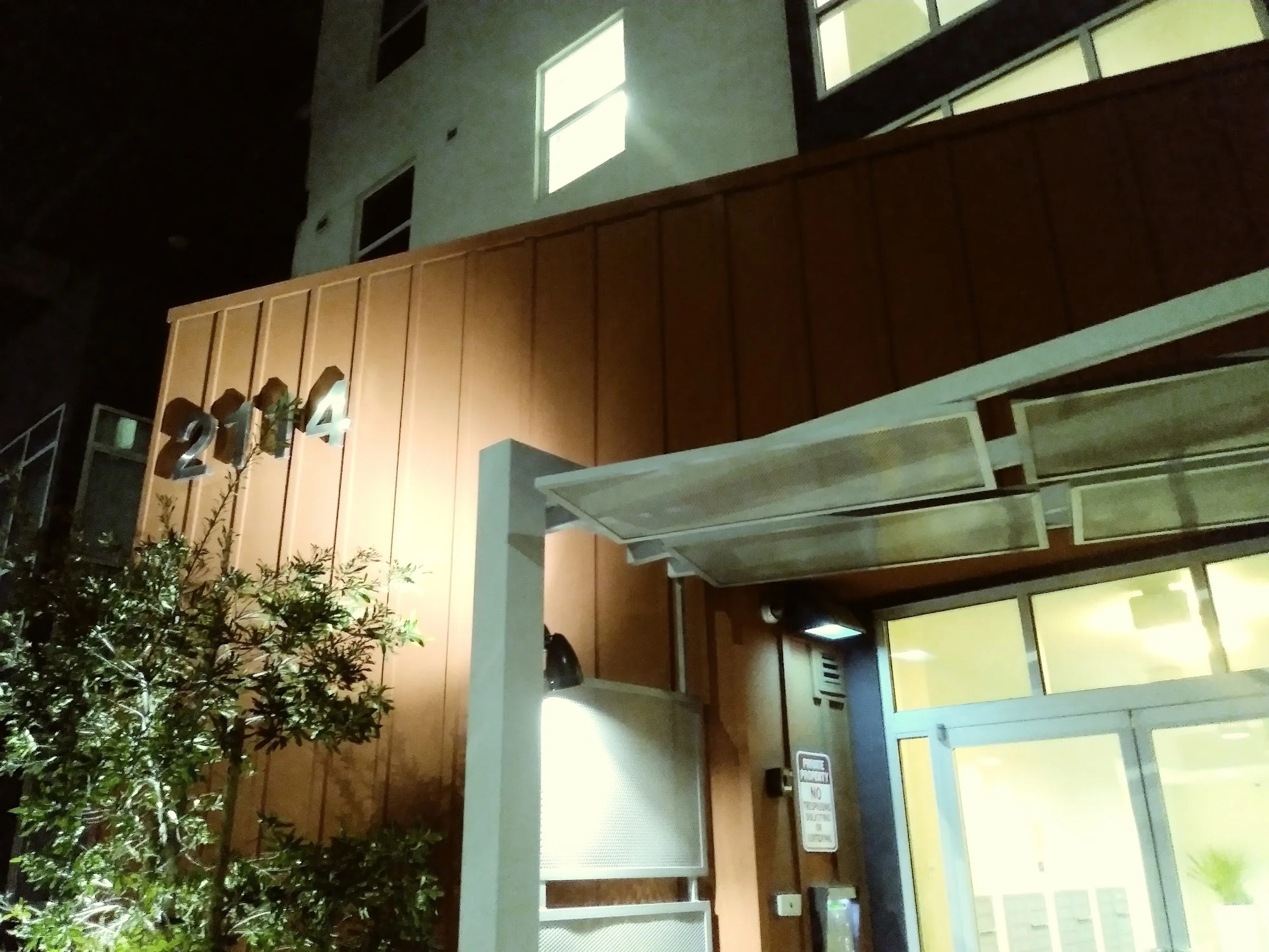 LONG BEACH & 21ST APARTMENTS