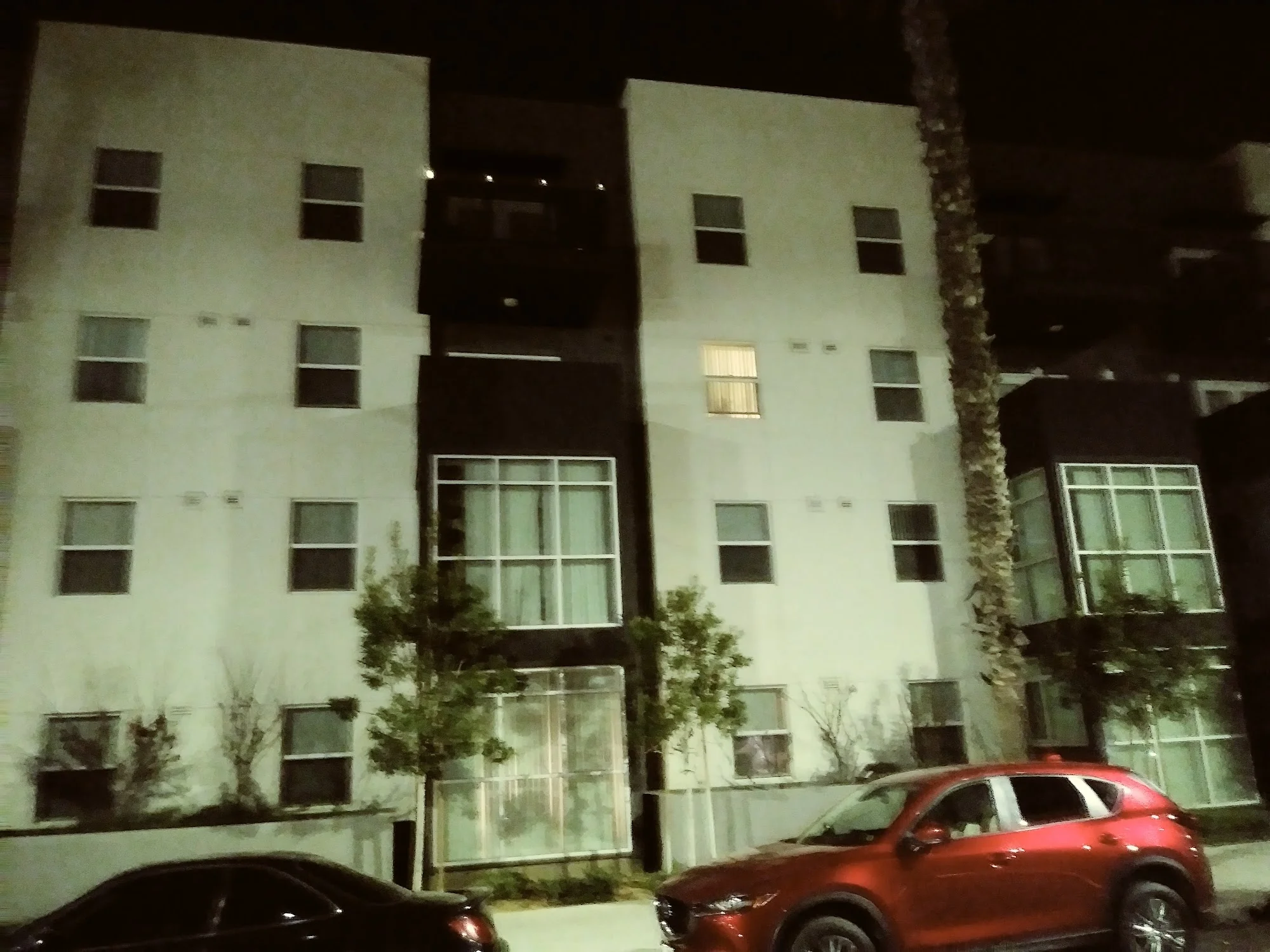 LONG BEACH & 21ST APARTMENTS