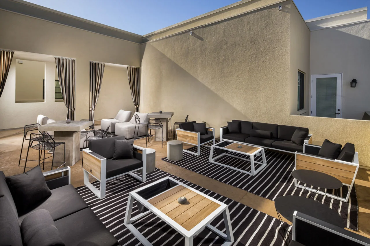 LUXE PASADENA
