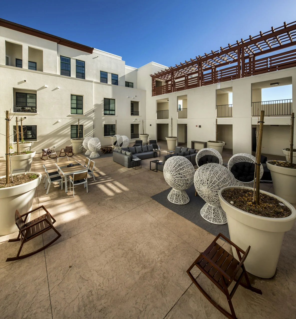 LUXE PASADENA