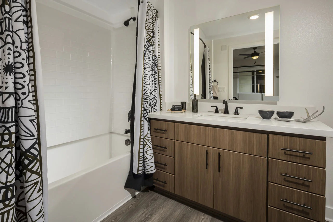 LUXE PASADENA