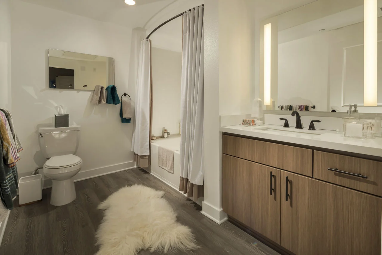 LUXE PASADENA