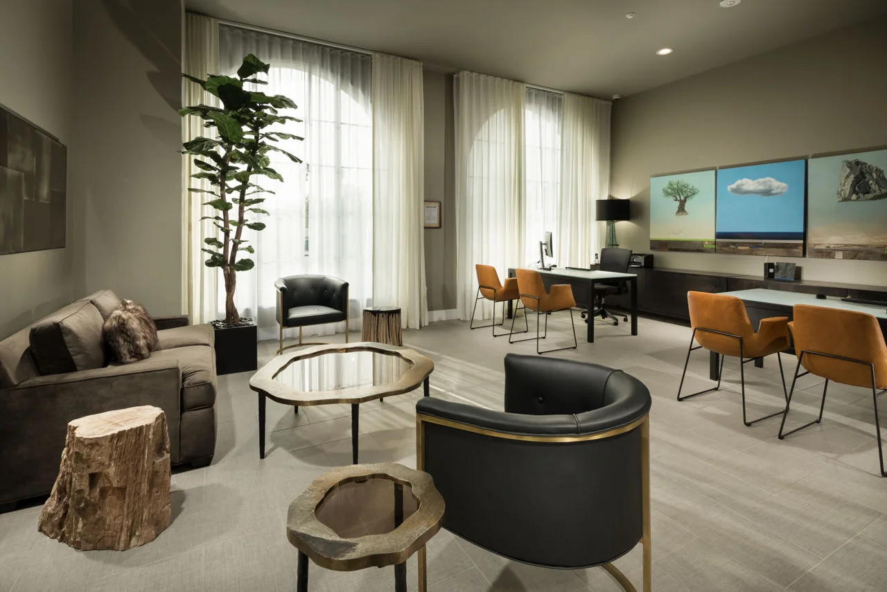 LUXE PASADENA