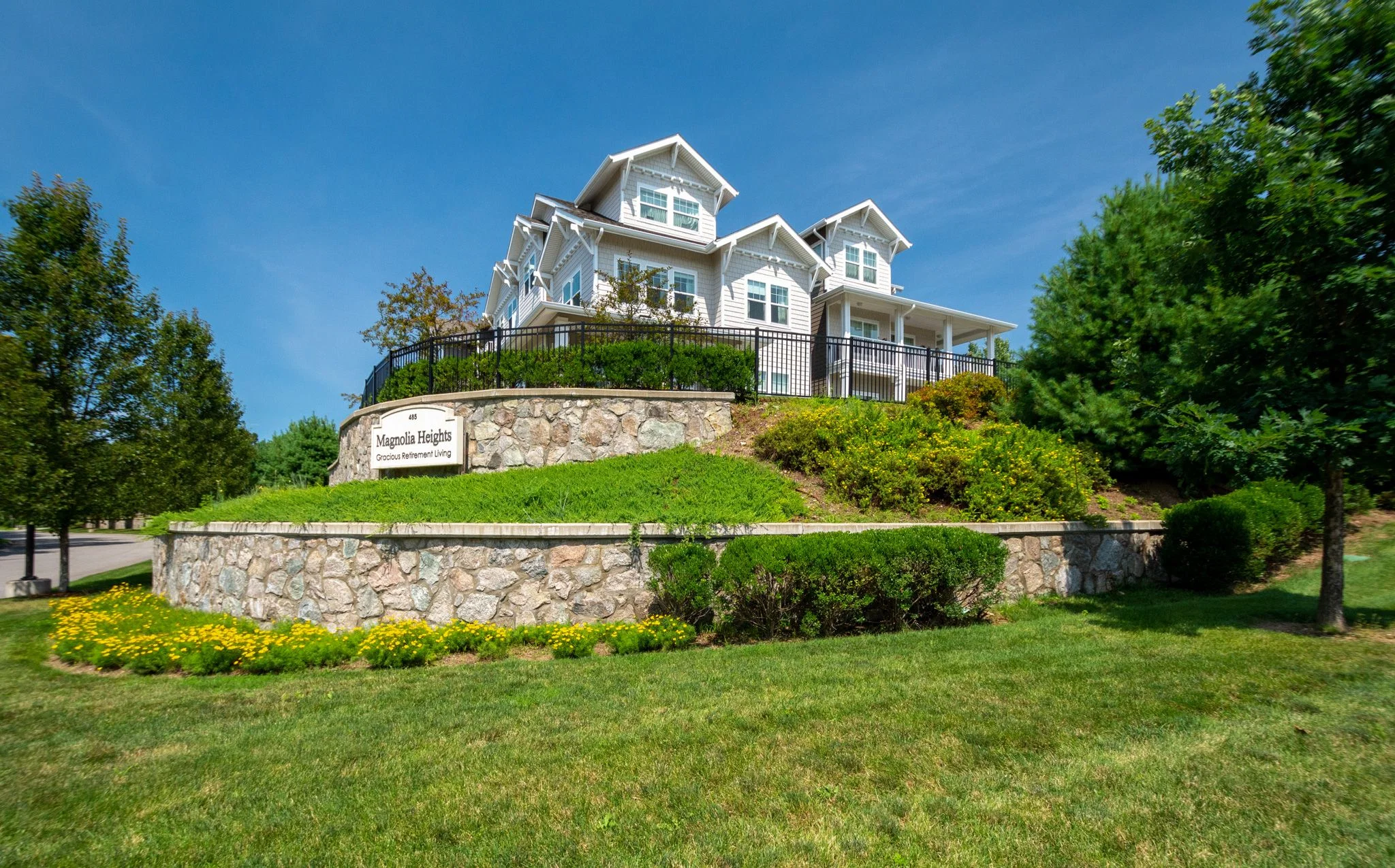 MAGNOLIA HEIGHTS GRACIOUS RETIREMENT LIVING