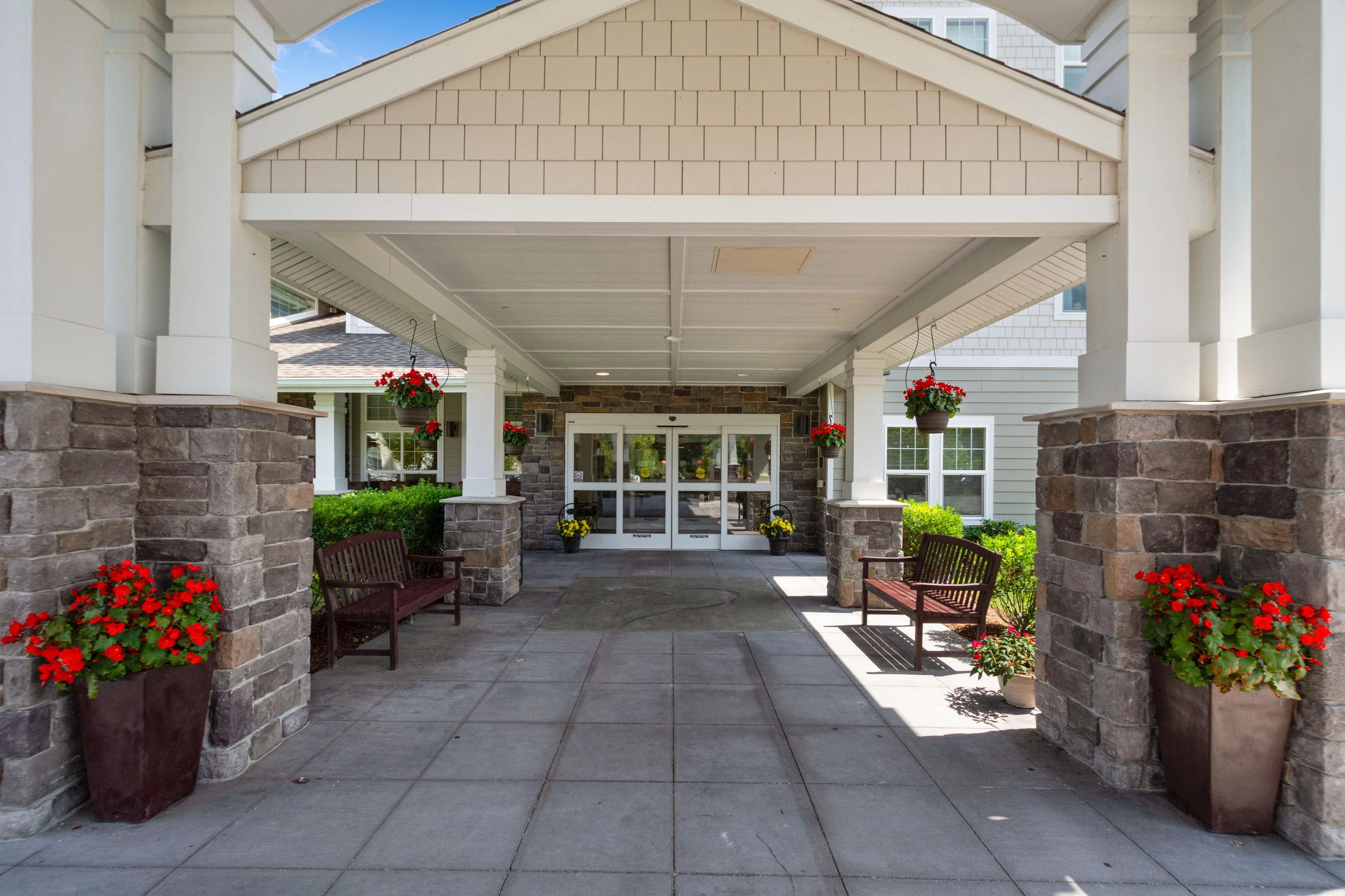 MAGNOLIA HEIGHTS GRACIOUS RETIREMENT LIVING