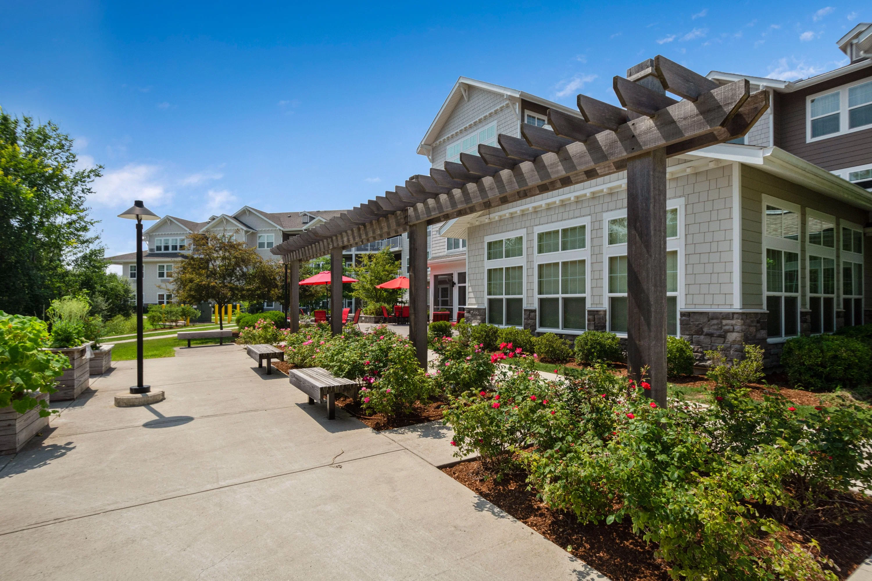 MAGNOLIA HEIGHTS GRACIOUS RETIREMENT LIVING