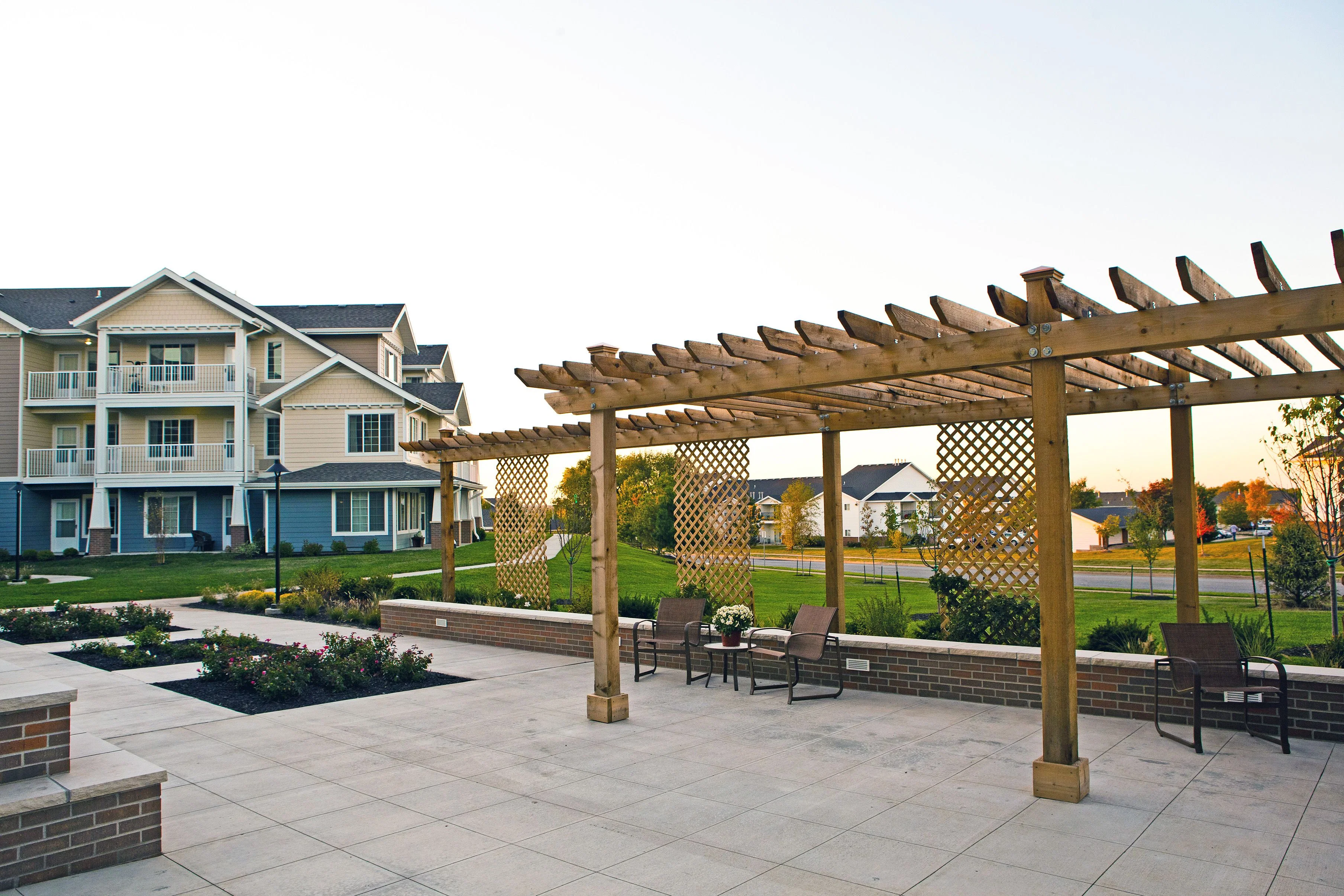 MEADOWLARK ESTATES GRACIOUS RETIREMENT LIVING
