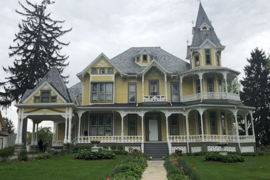 Merriam Casa Bella