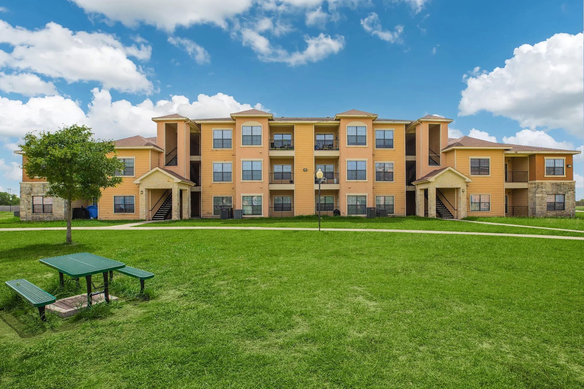 Navigation Pointe Apartment