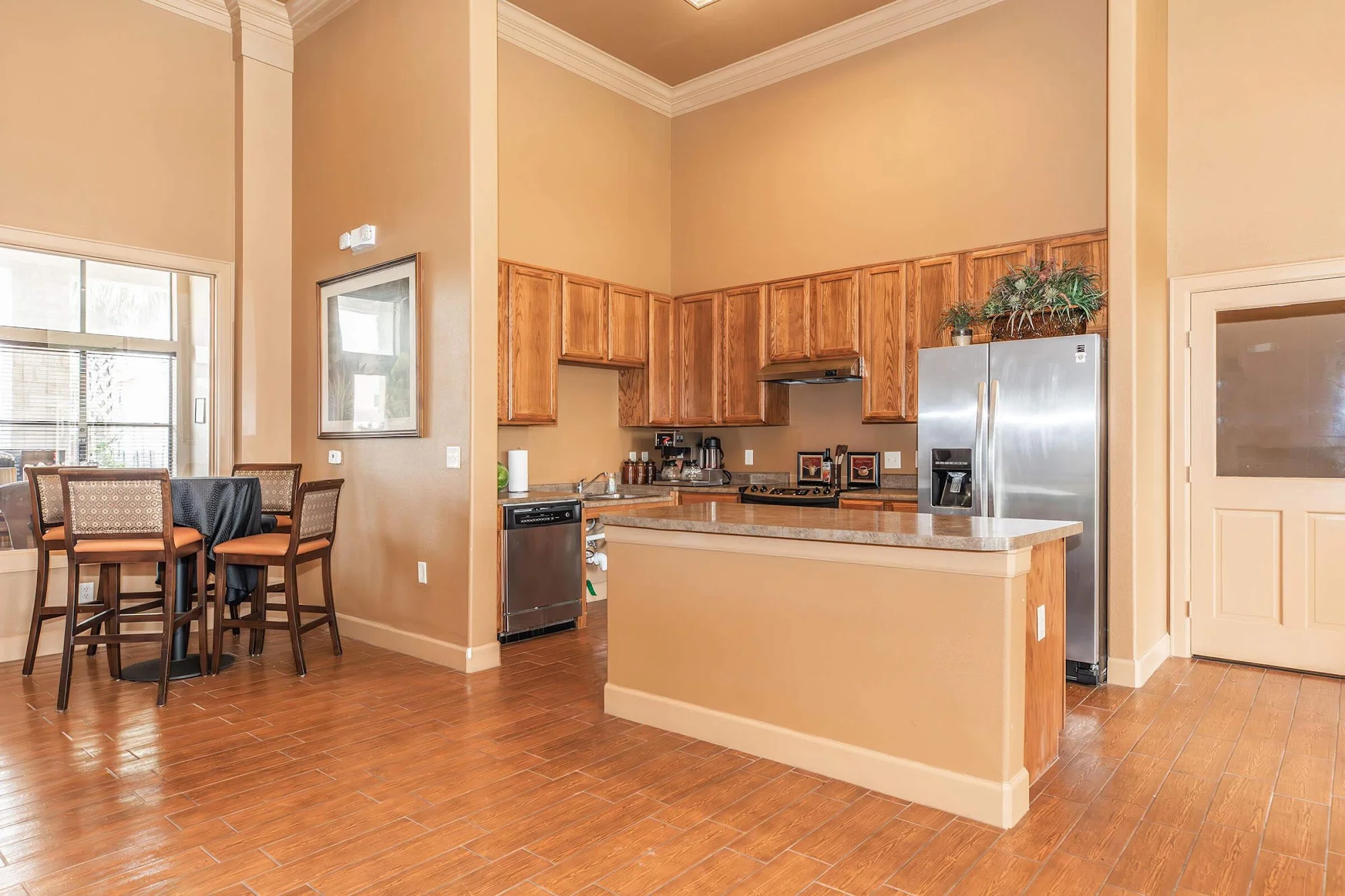 Navigation Pointe Apartment