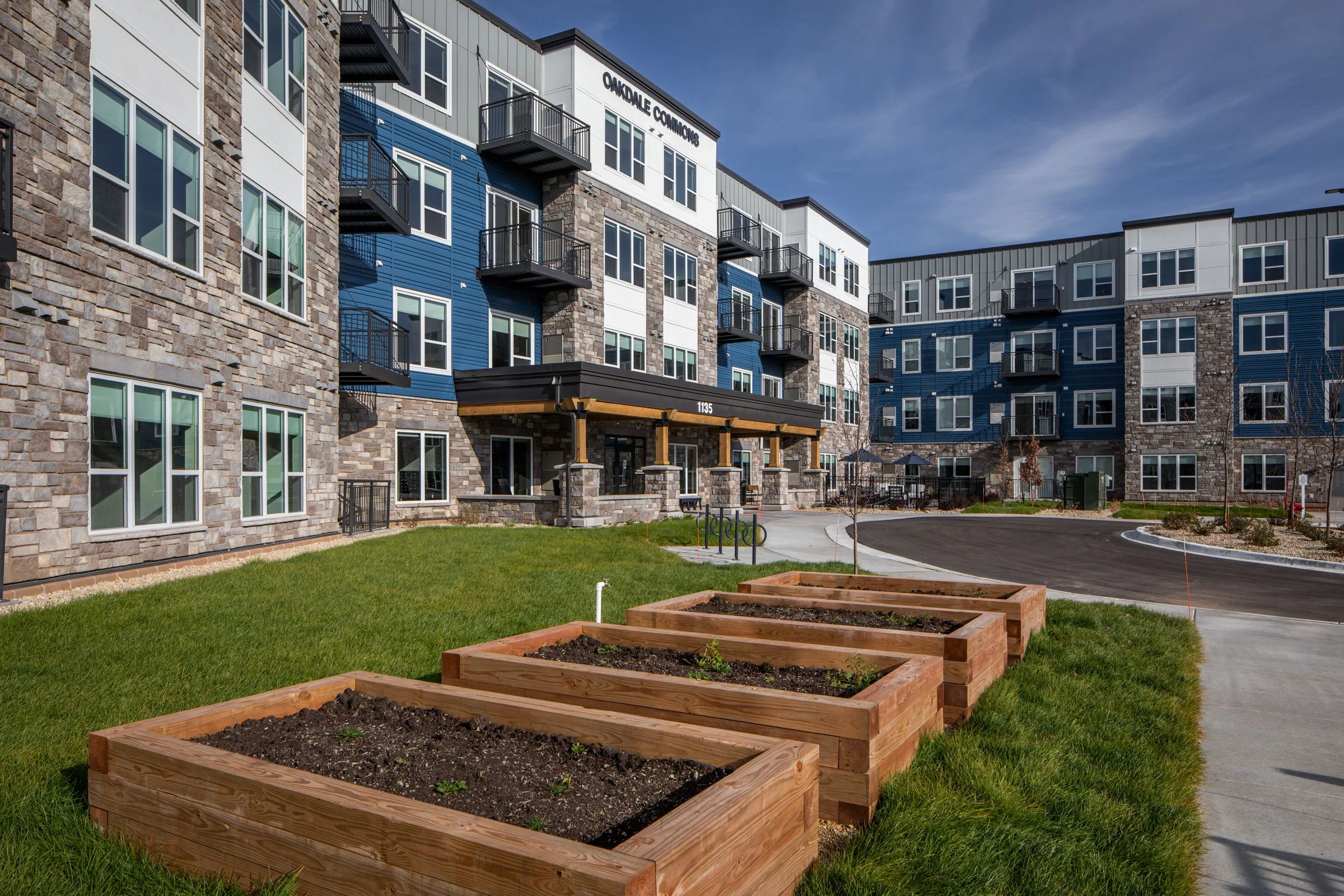 OAKDALE COMMONS