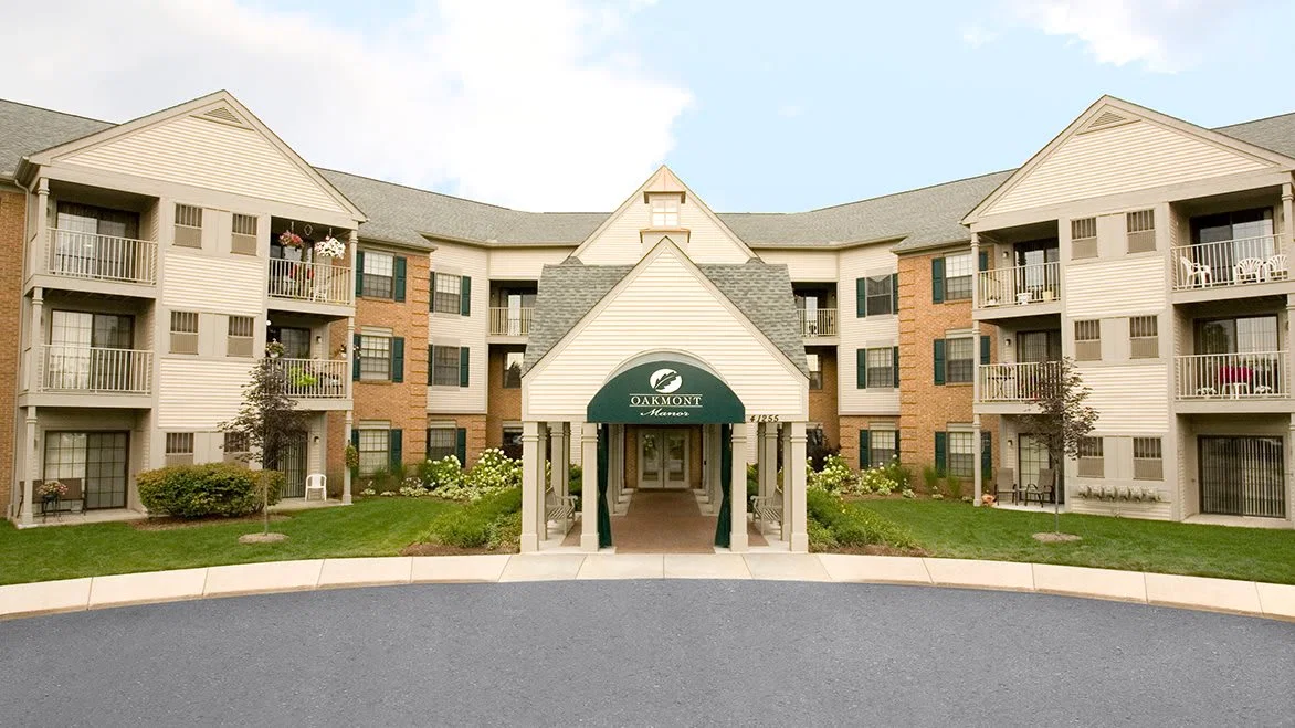 Oakmont Manor