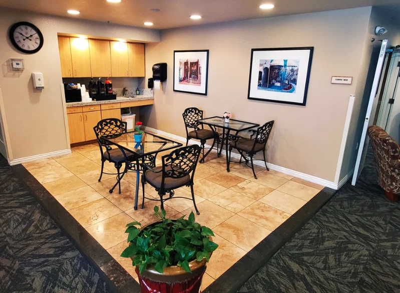 OASIS AT MESA PALMS