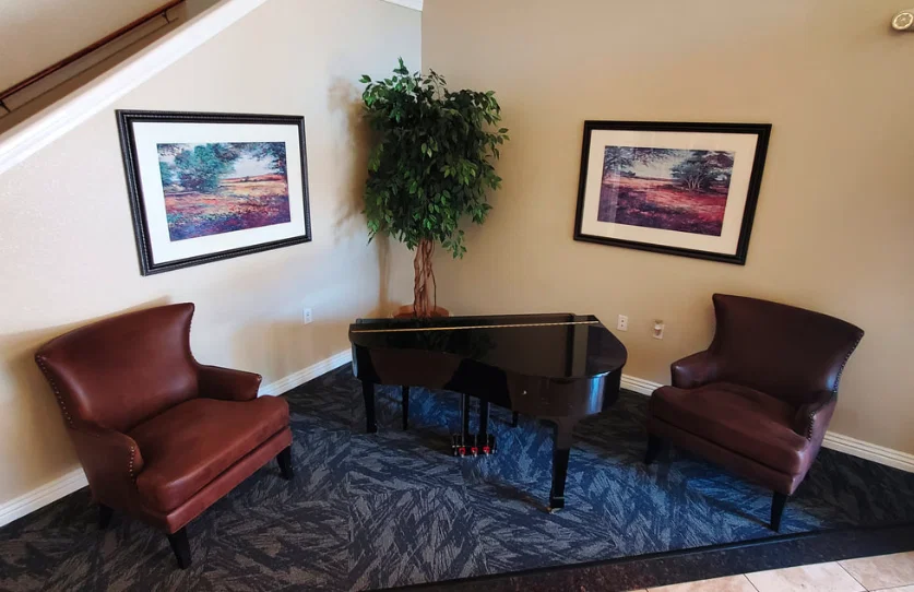 OASIS AT MESA PALMS