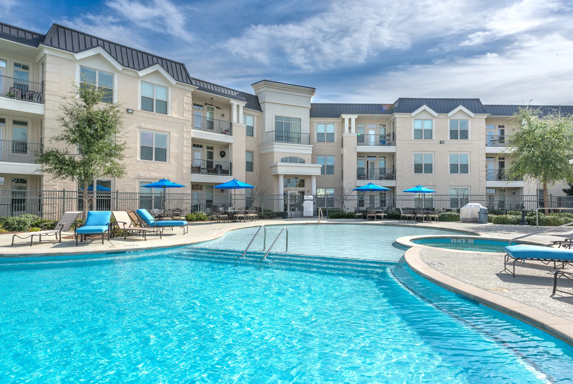 OVERTURE RIDGMAR 55+ APARTMENT HOMES