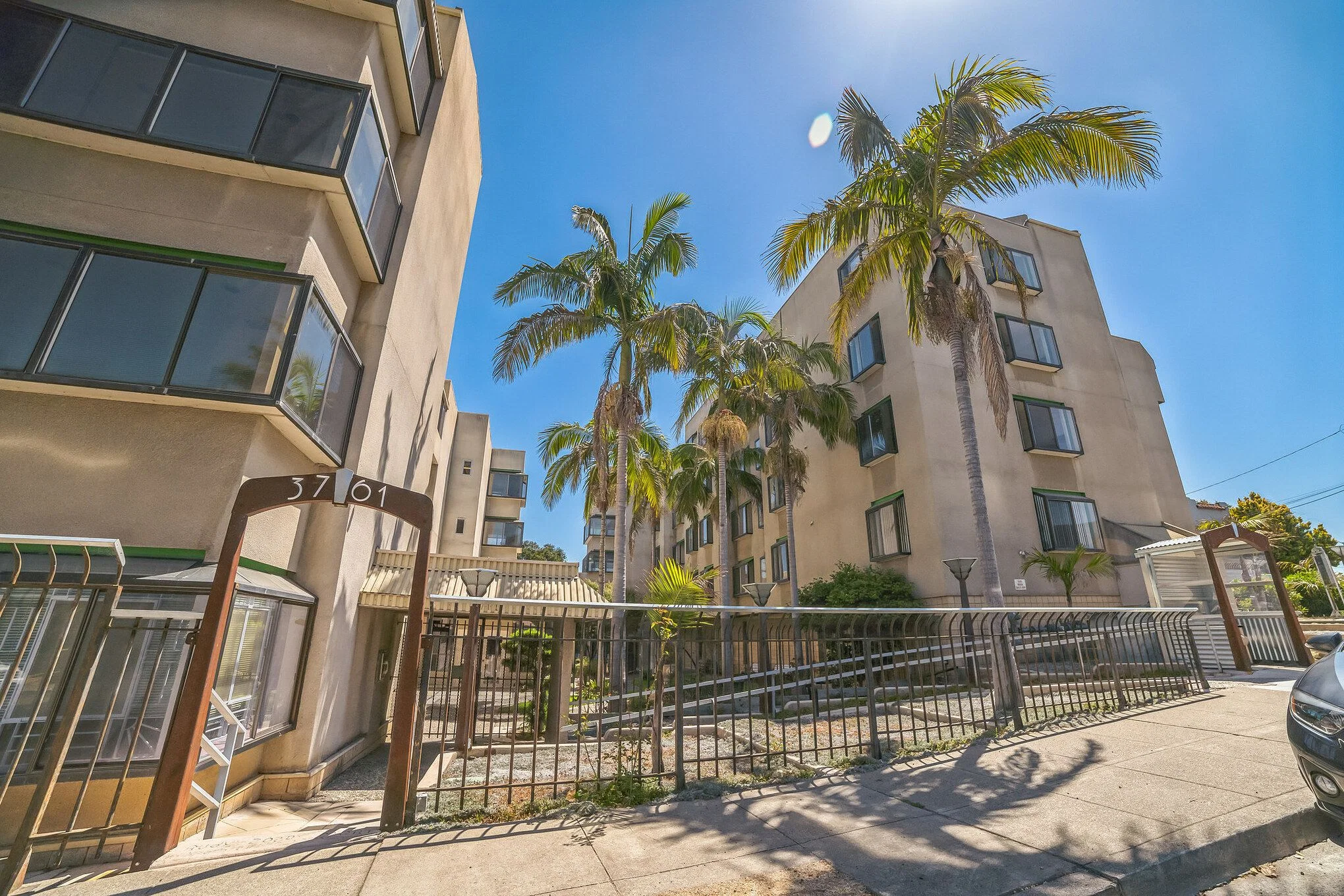 PARK GLENVIEW APARTMENTS