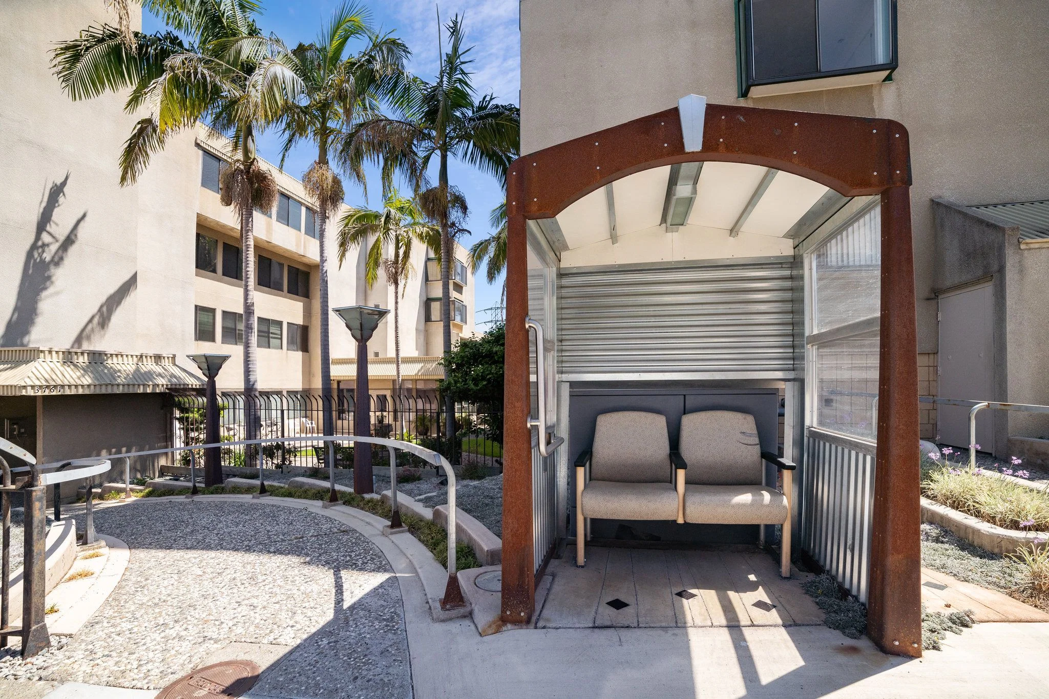 PARK GLENVIEW APARTMENTS