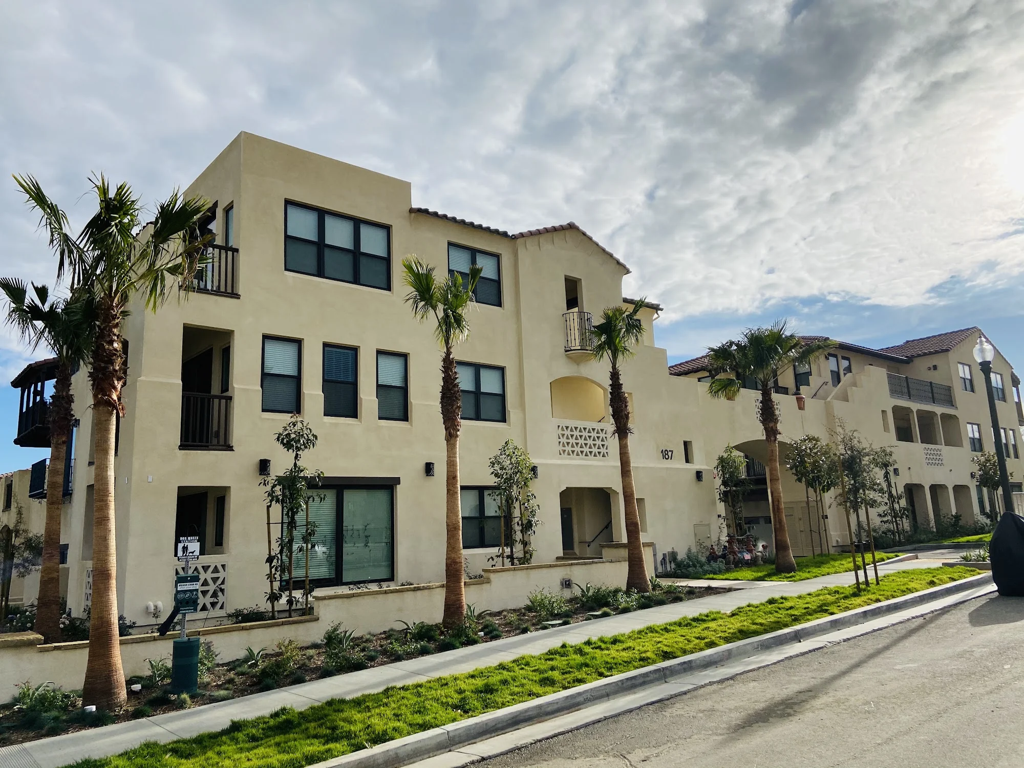 PARKLANDS APARTMENTS