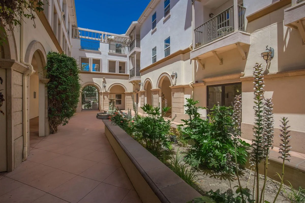 PARKVIEW COURT APARTMENTS