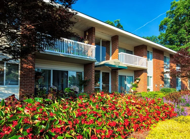 Pinewood Gardens Apartments