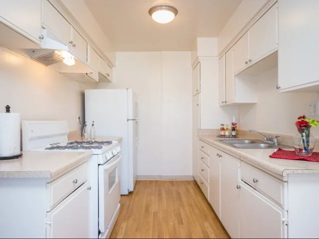 SEABREEZE APARTMENTS