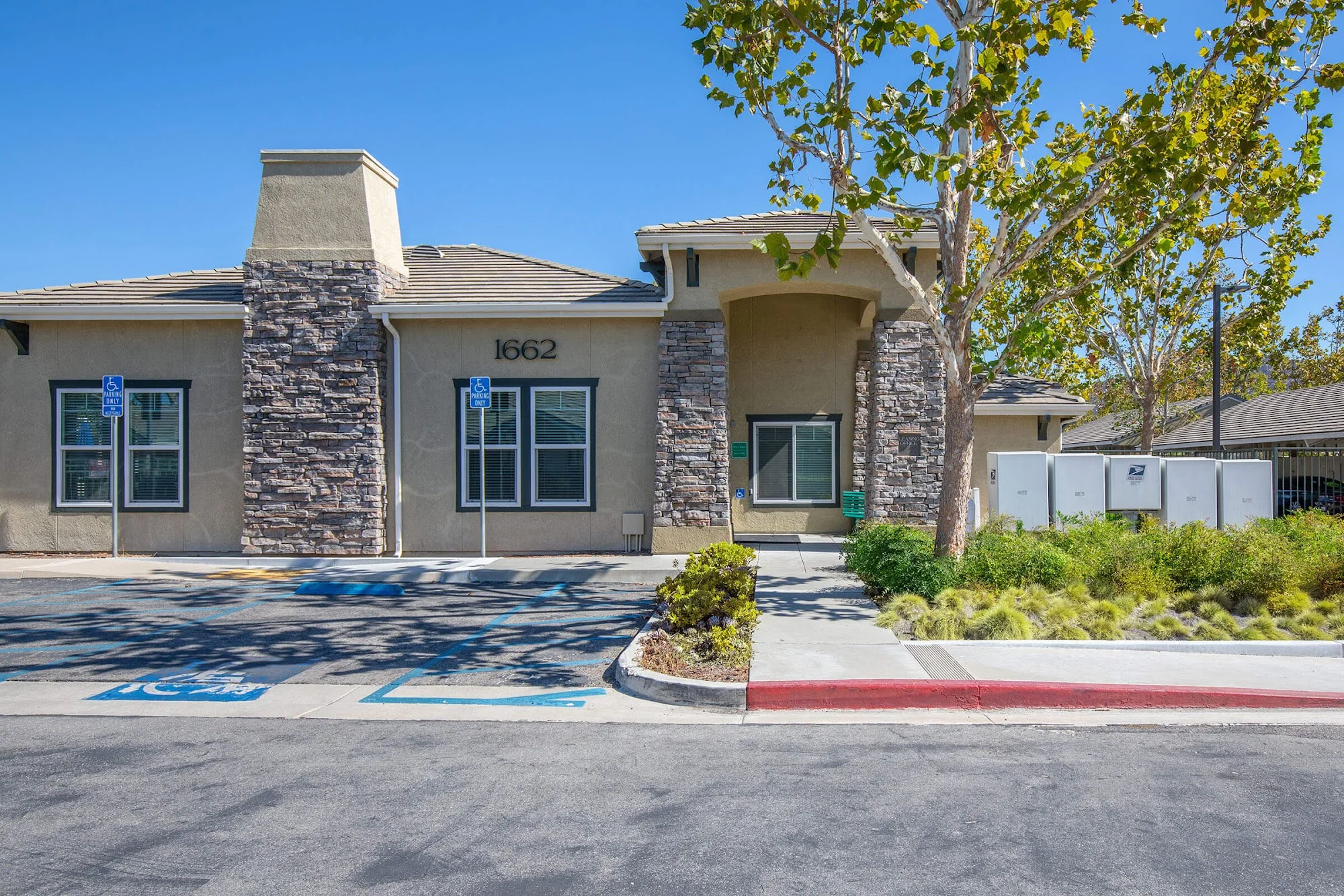 SEASONS AT SIMI VALLEY SENIOR APARTMENT HOMES