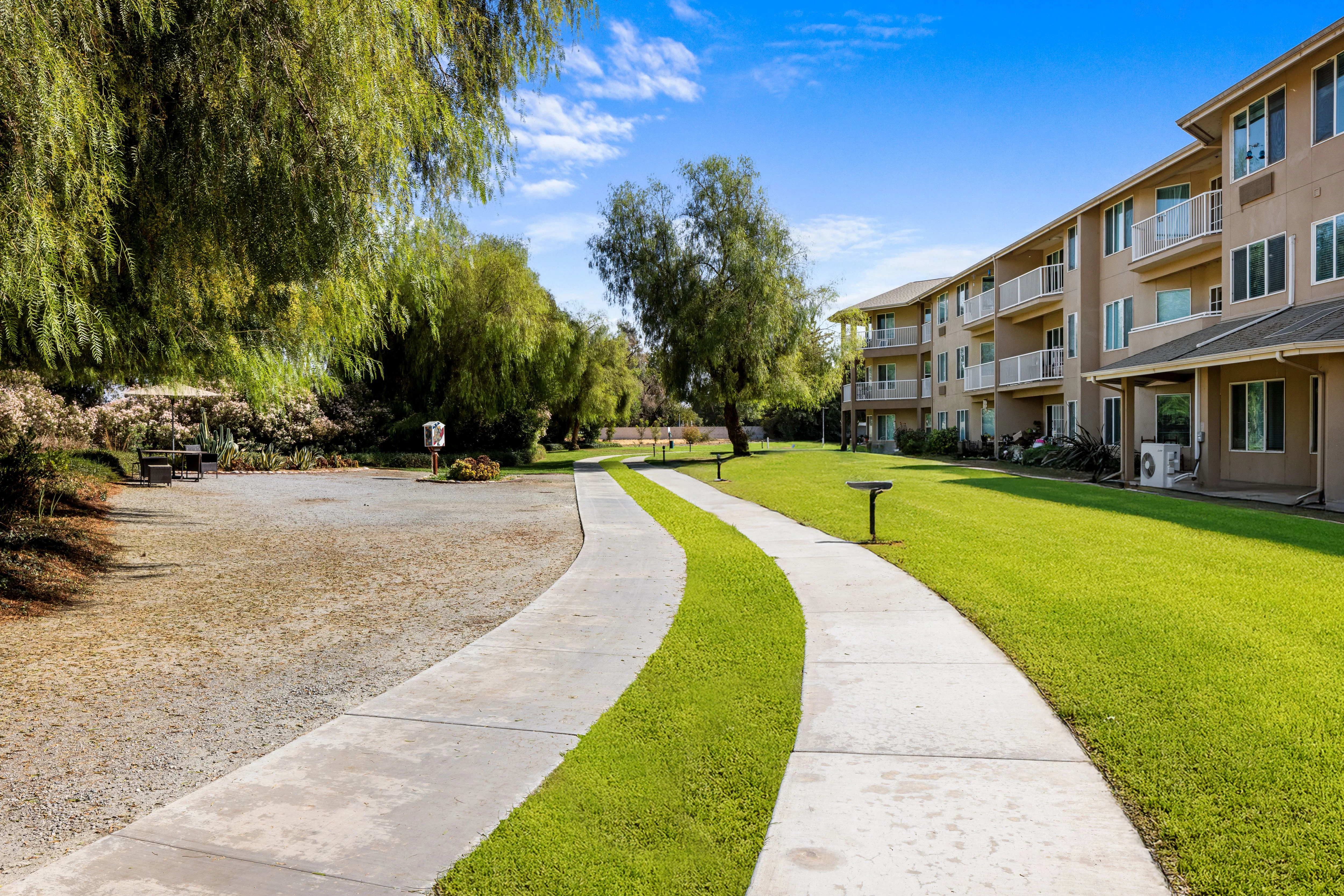 SIERRA HILLS