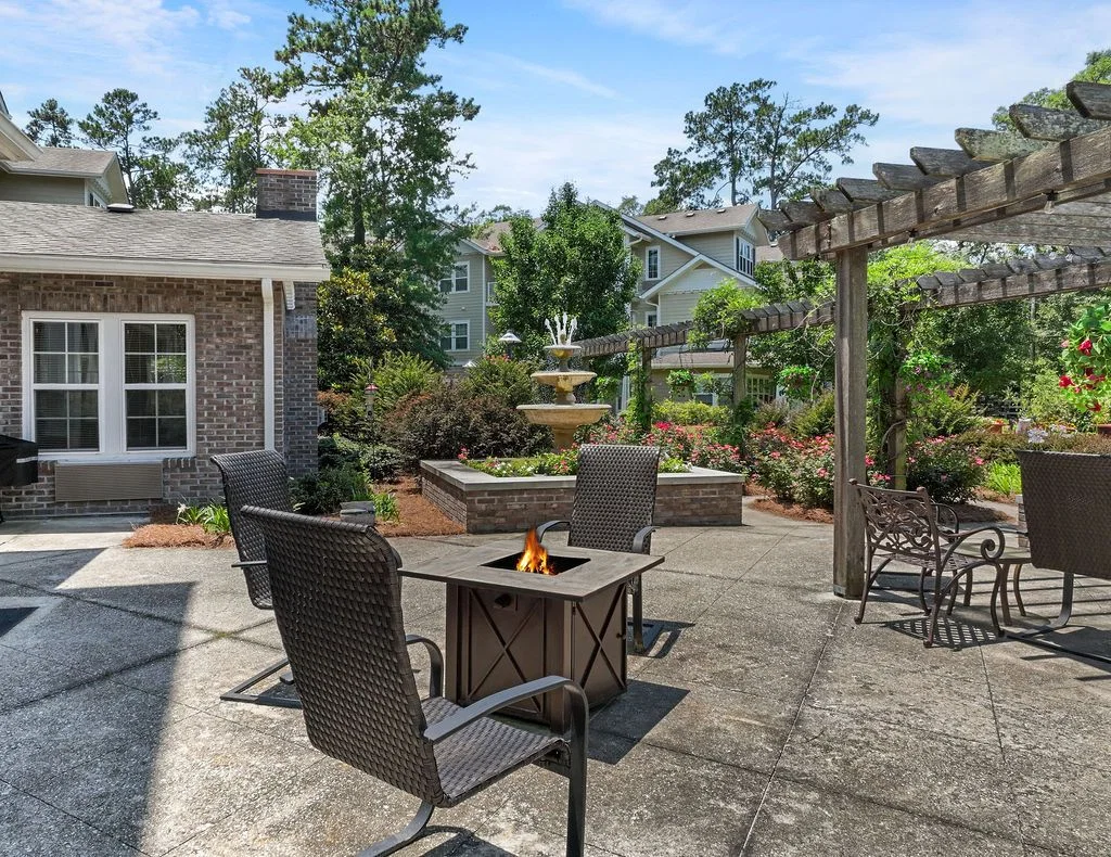 SUMMERVILLE ESTATES GRACIOUS RETIREMENT LIVING