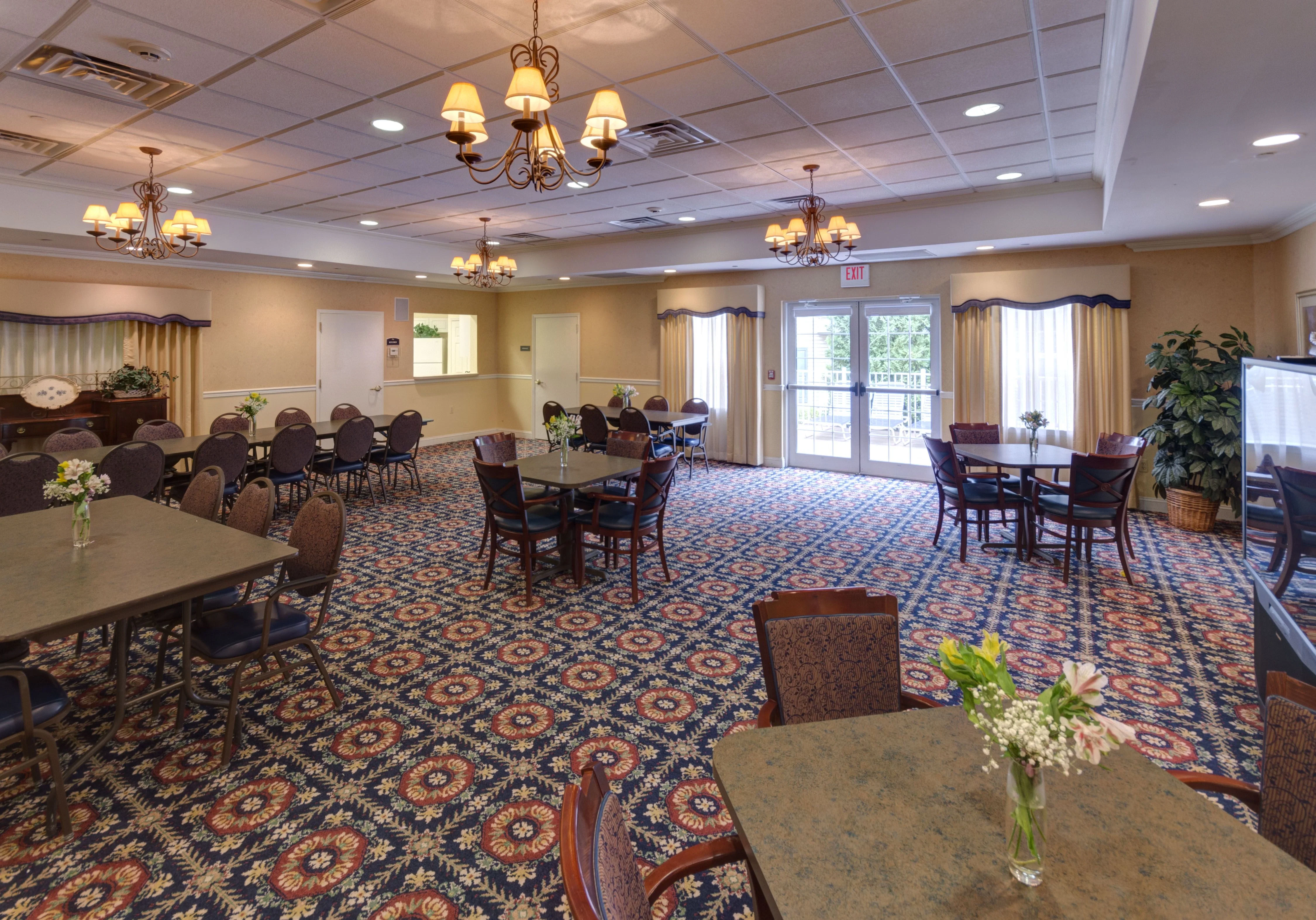 THE CARRIAGE CLUB