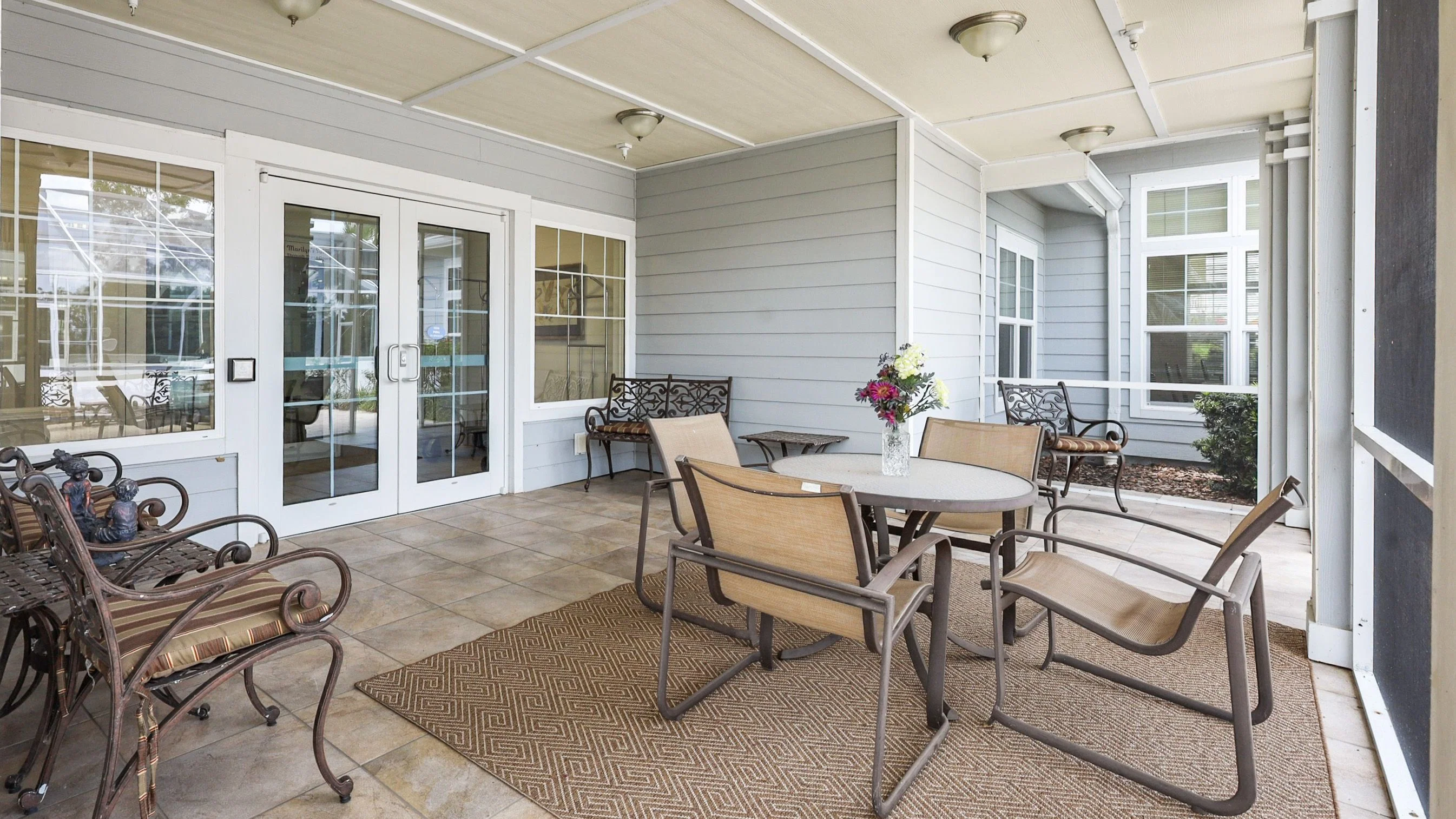 THE CARRIAGE HOUSE GRACIOUS RETIREMENT LIVING