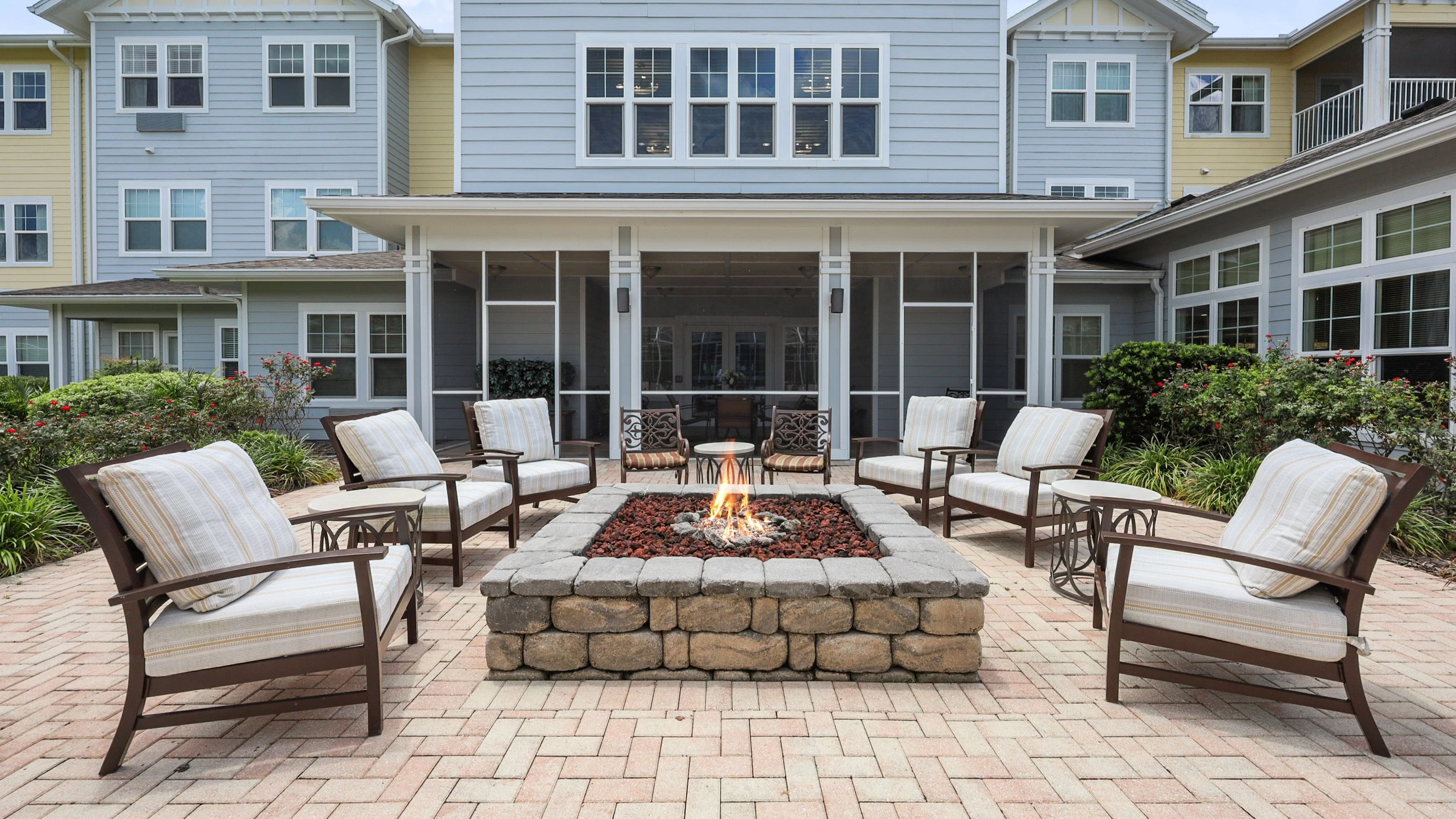 THE CARRIAGE HOUSE GRACIOUS RETIREMENT LIVING